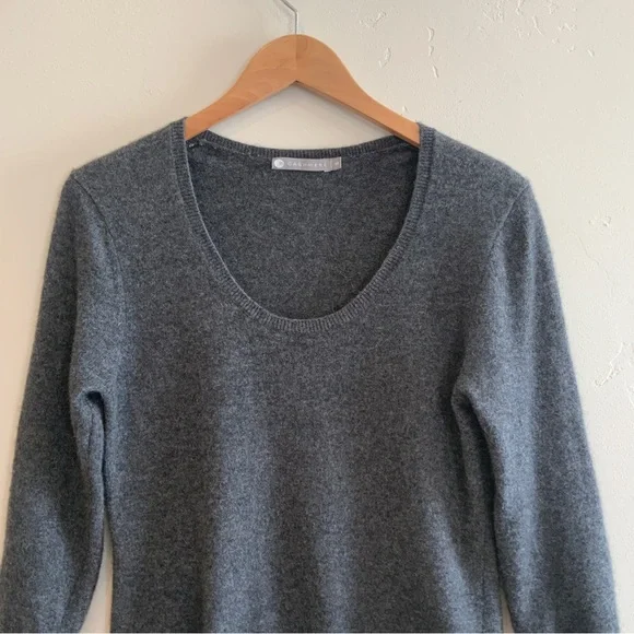 InCashmere Scoop Neck 3/4 Sleeve Cashmere Gray Sweater Top Size Medium - Picture 3 of 10
